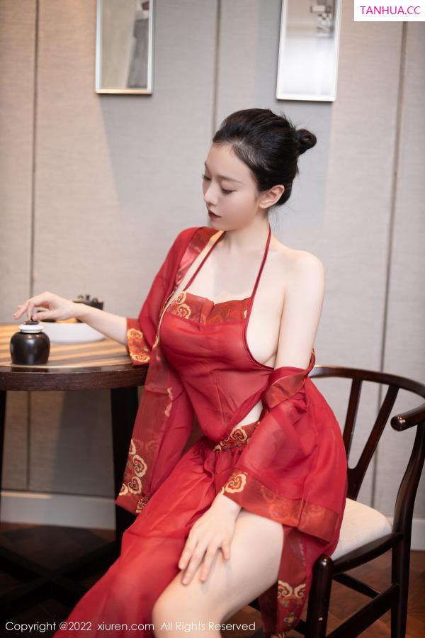 安然Maleah  [XiuRen]高清写真图 2022.12.13 No.5992 安然anran 布兜美腿第5张图片